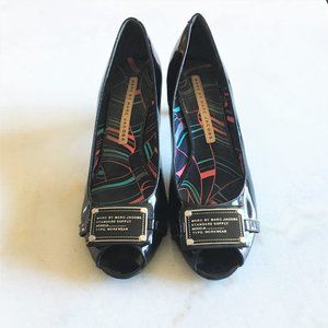 Marc Jacobs black peep toe high heel pump shoes, size 9.5, silver logo plate
